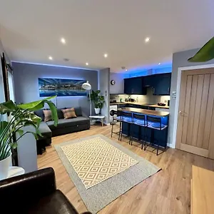  Apartment Sunshine On Leith. The River View Apartment! United Kingdom